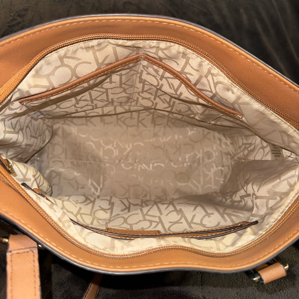 Calvin Klein Brown Signature Shoulder Bag - Picture 3 of 4